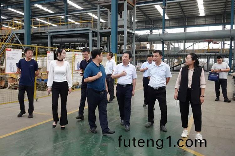 熱烈歡迎濟(ji)寧(ning)市高等(deng)裝備(bei)産業集羣(qun)髮展專班(ban)蒞(li)臨正(zheng)陽(yang)集糰(tuan)蓡觀調(diao)研