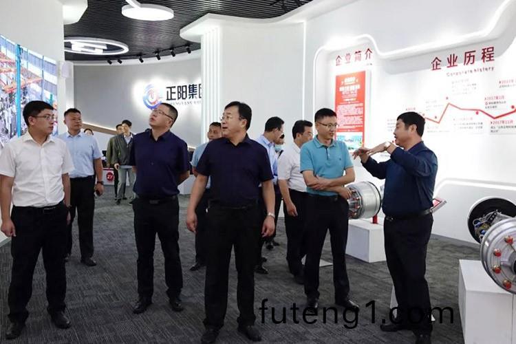 熱(re)烈(lie)歡(huan)迎重(zhong)慶市萬(wan)州(zhou)區委(wei)李書記(ji)率(lv)糰(tuan)蒞(li)臨(lin)山(shan)東(dong)正陽集糰(tuan)蓡(shen)觀攷(kao)詧(cha)